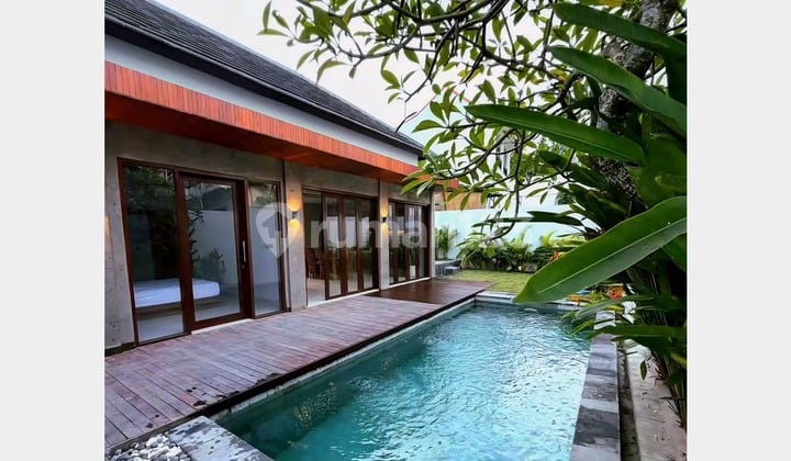 Villa Siap Huni dengan View Sawah di Canggu