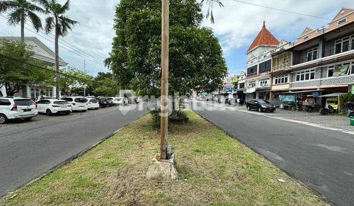 RUMAH / RUKO POTENSIAL - GUNUNG ANYAR, SURABAYA TIMUR. LOKASI STRATEGIS DI JALAN ARTERI SEKUNDER DUA JALUR! COCOK BANGET UNTUK USAHA ATAU KANTOR (POTENSI SEWA TINGGI UNTUK KEBUTUHAN SANTRI / KAMPUS SEKITAR). LOKASI SUPER STRATEGIS