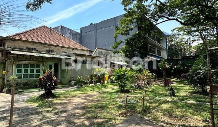 RUMAH BELANDA KOMERSIAL AREA KOTA MALANG DEKAT KANTOR WALIKOTA