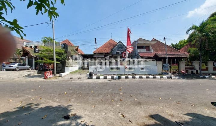CEPAT NO RIBET RUMAH HITUNG TANAH JALAN BARITO SURABAYA PUSAT