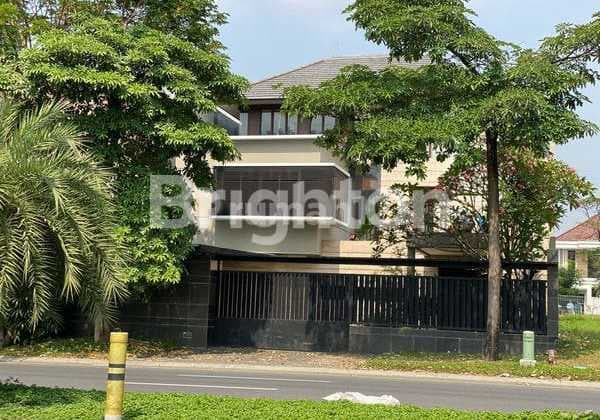Rumah Area Komersial Strategis 2 Lt Di Jl Niaga Gapura Citraland Surabaya