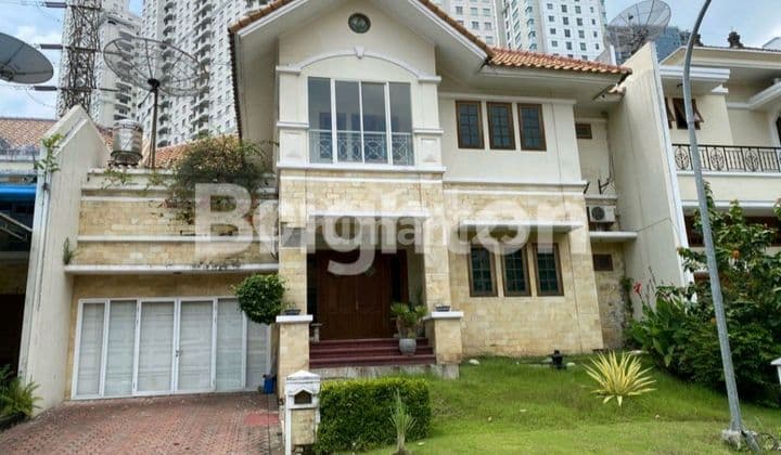 VILA REGENCY PAKUWON INDAH