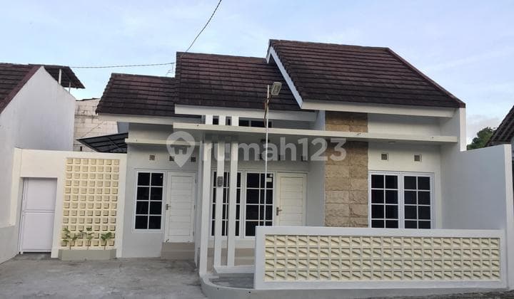 Dijualrumah Di Jl.wates Km.7 Hanya 15 Menit Dari Pusat Kota