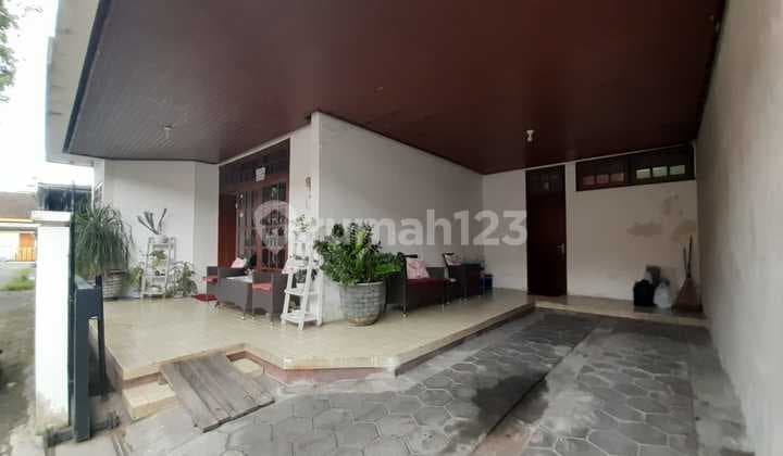 Dijual Rumah di Gedong Kuning Jl. Kusumanegara Timur