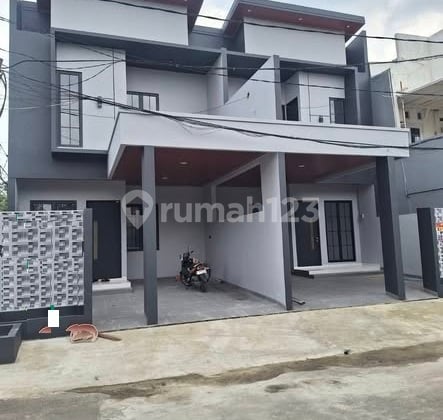 Rumah 2 Lantai Minimalis di Taman Harapan Baru Area Harapan Indah