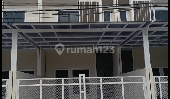 Rumah 2 lantai di Pinggir jalan Utama Perumahan Pesona Anggrek Bekasi barat
