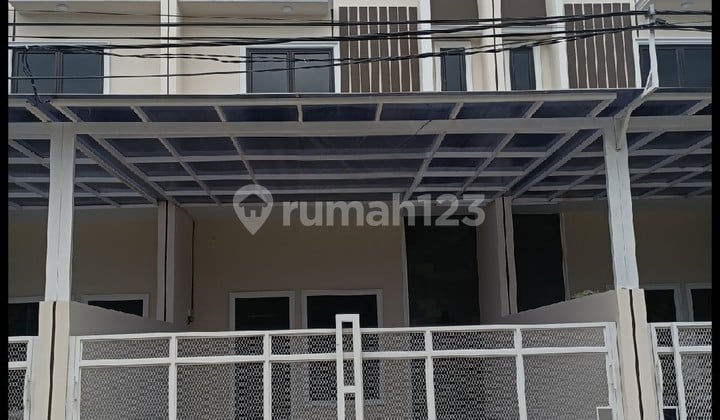 Rumah 2 lantai di Pinggir jalan Utama Perumahan Pesona Anggrek Bekasi barat