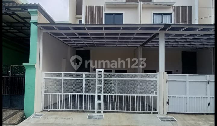 Rumah 2 Lantai Minimalis dekat jalan utama