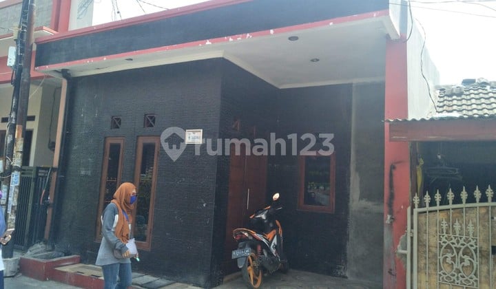 Rumah Minimalis dalam Komplek Pondok ungu permai