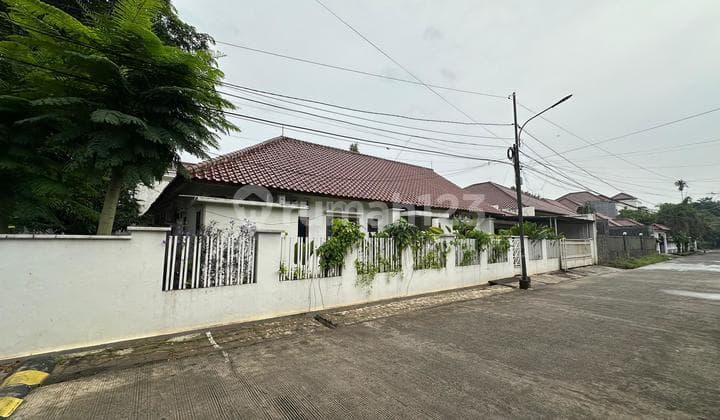 Rumah asri siap huni di Kemang, Jakarta Selatan