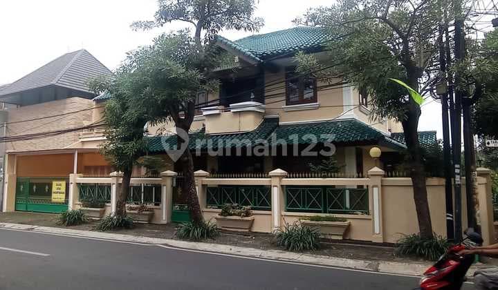 Rumah Siap Huni di Senayan