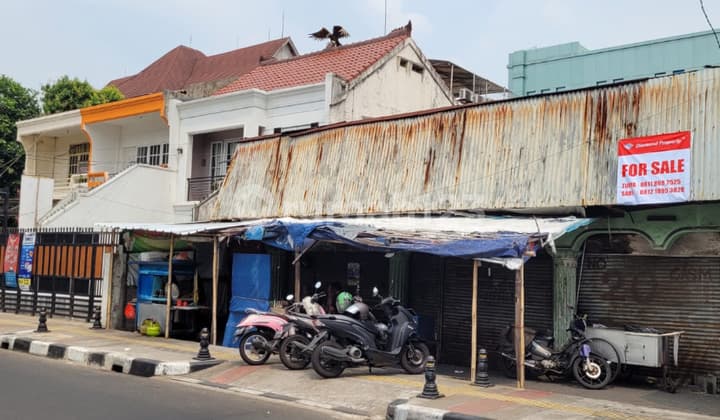 Ruko butuh renovasi total di Kebon Jeruk, Jakarta Barat