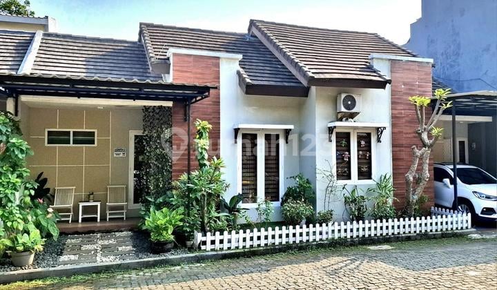 Rumah bagus dalam Cluster di Cirendeu