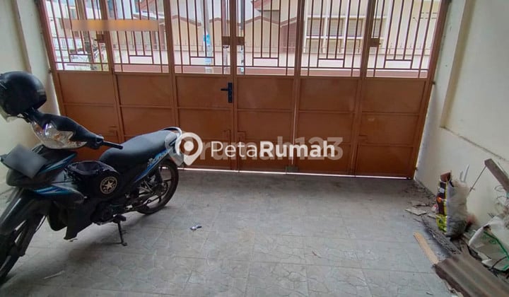 HOUSE ON HM YAMIN STREET, KITAB ALLEY