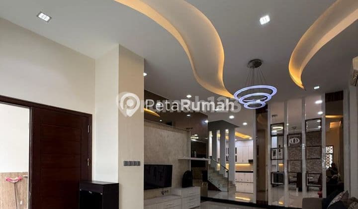 Dijual Villa Mewah Komplek Grand Cemara Asri