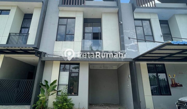 Villa Jalan Karya Bersama Villa River Place | Daerah Titi Kuning