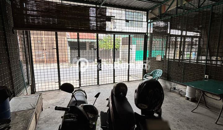 Rumah Jalan Pasundan dengan Perabot Daerah Gatot Subroto