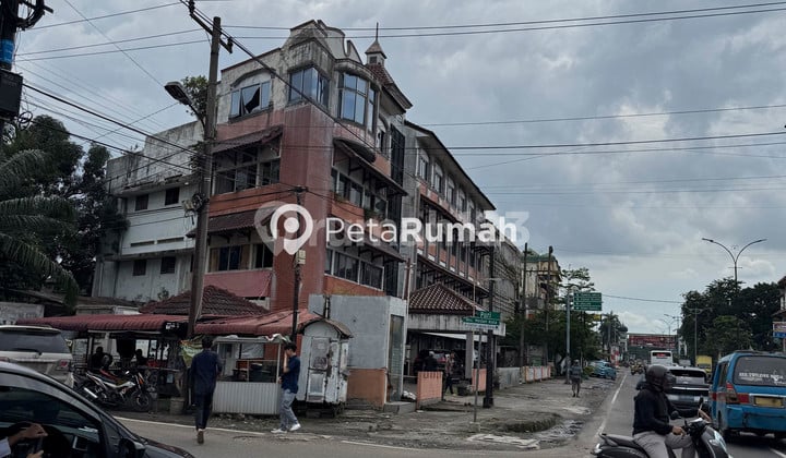 Ruang Usaha Gedung Ex Hotel Jalan Besar Sm Raja - Simpang Jl Puri
