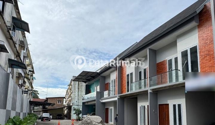 Dijual Rumah Jalan Kl Yos Sudarso Komplek Glugur Indah Residence - Medan Barat