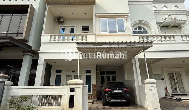 Murai 2 Lux Villa, Fully Furnished on Jl. Sunggal - Medan