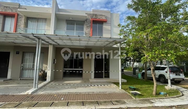 Ready-to-Occupy Brand New House Hook Position 9X10 For Sale Cheap