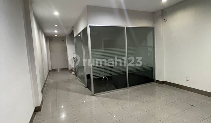 Ruko 3 Lantai Hadap Jalan Raya Boulevard Mampang Prapatan Bagus
