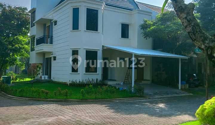 Rumah Mewah Siap Huni Eminent Vivacia Posisi Hook Desain Modern