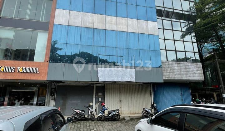 Attached Shophouse Facing Directly onto the Road, Graha Mas Kebon Jeruk Complex