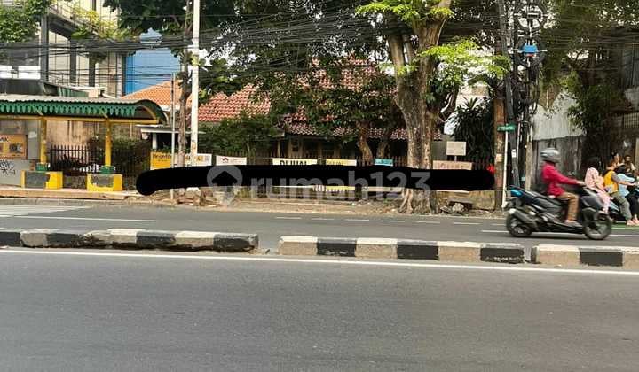 Rumah Tua Hitung Tanah Pinggir Jln Boulevard bisa Buat Komersial