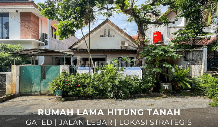 Old House Land Calculation 1 Floor Gated Area in Kebayoran Baru