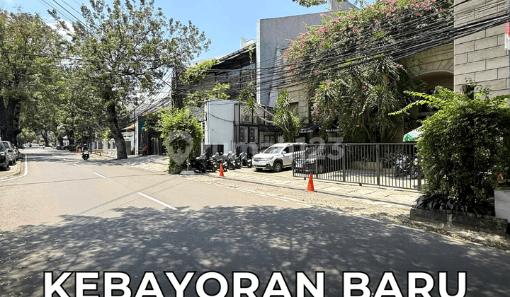 Bangunan Komersil 3 Lantai Strategis Dekat MRT di Kebayoran Baru