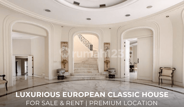 Rumah Klasik Eropa 2 Lantai Hadap Selatan di Mega Kuningan