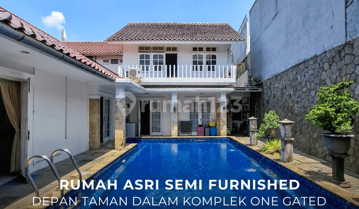 Rumah Asri Depan Taman Dalam Komplek One Gate System di Cipete