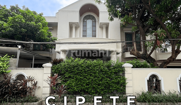 Rumah Modern Klasik Siap Huni Jalan Lebar & Area Tenang di Cipete