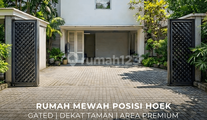 Rumah Mewah Posisi Hoek Area Gated di Dharmawangsa - Brawijaya