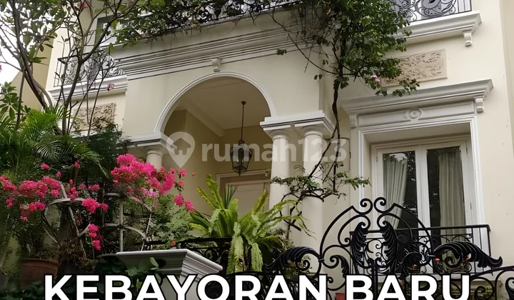 Rumah Mewah Terawat 3 Lantai Lingkungan Tenang di Senopati Area
