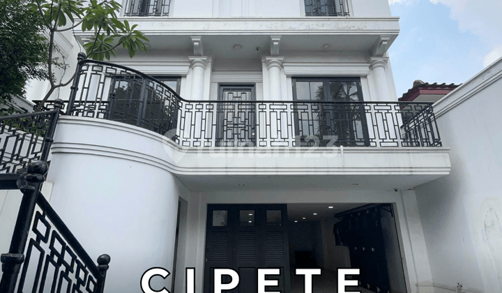 Rumah Modern Klasik Mewah 3 Lantai + Rooftop Strategis di Cipete