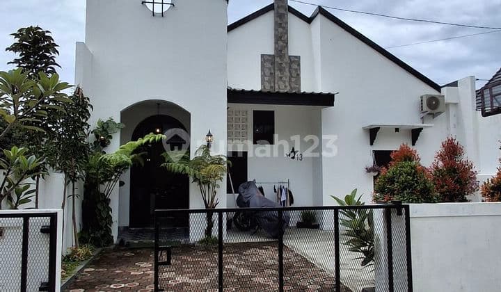 Rumah Cantik Arsitektur Spanyol Siap Huni Di Sariwangi Bandung