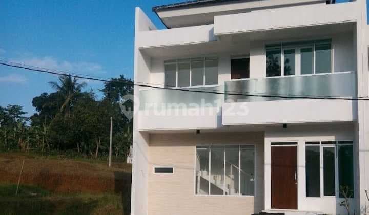 Rumah Baru Dekat Borma, Kampus, Griya, di Cikutra Pahlawan Awiligar Dago, Bandung