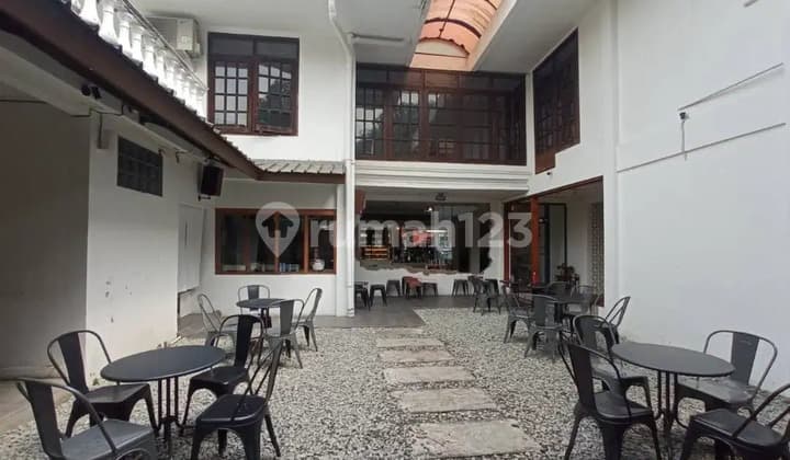 Langka hanya satu satunya KAWASAN RESTORAN USAHA Rumah sudah semi usaha restoran di SAYAP RIAU harga sudah bagus masih nego sampai jadi