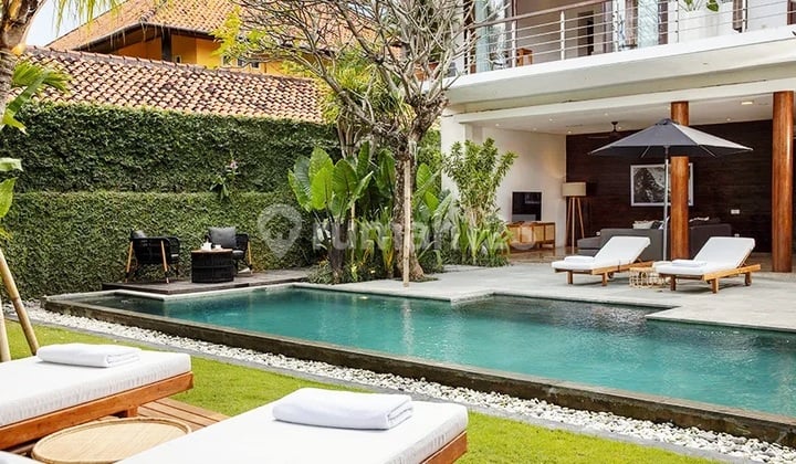 Luxury Villa With Premium Materials In The Prime Heart Of Berawa, Canggu... Close To Baked Berawa And Just A 15-Minute Walk To Atlas Beach Club