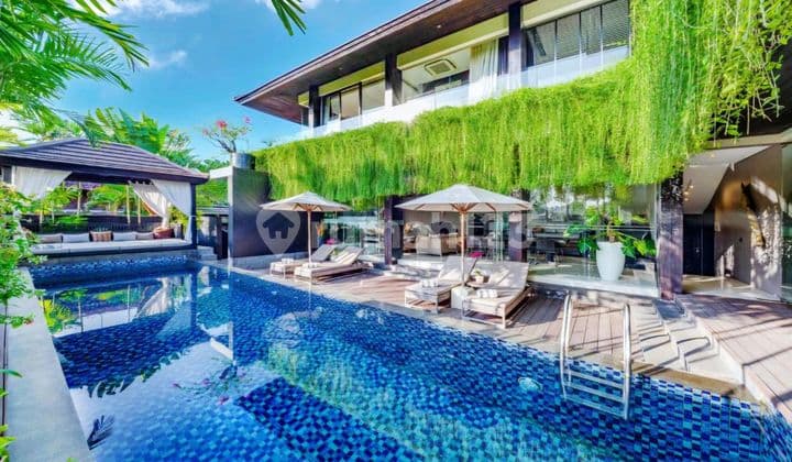 Turun Harga ...Premium Luxury Villa In The Heart Of Jalan Kayu Aya, Seminyak Beach...Walking Distance To Kim Soo , Motel Mexicola , Ku De Ta , La Luciola