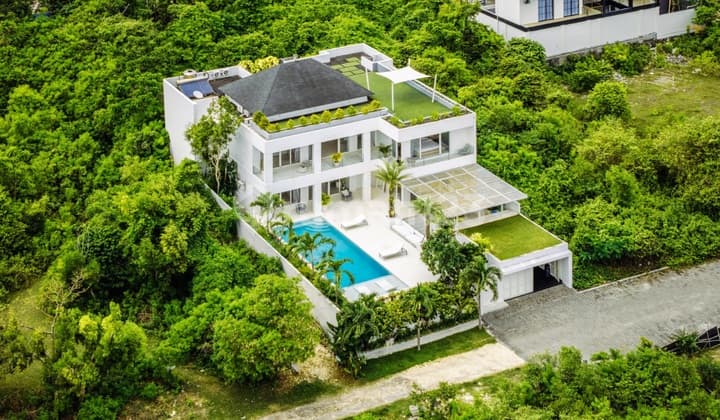 Beautiful villa with Ocean View at Jimbaran...near to Jimbaran beach and only 20 minutes to Ngurah Rai Airport