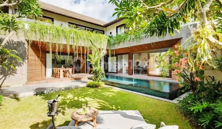 Villa Indah Bergaya Modern di Babakan Canggu ... Beberapa Menit ke Batu Bolong & Echo Beach. Ideal bagi yang Mencari Tempat Tinggal Mewah dan Peluang Bisnis di Pusat Canggu.