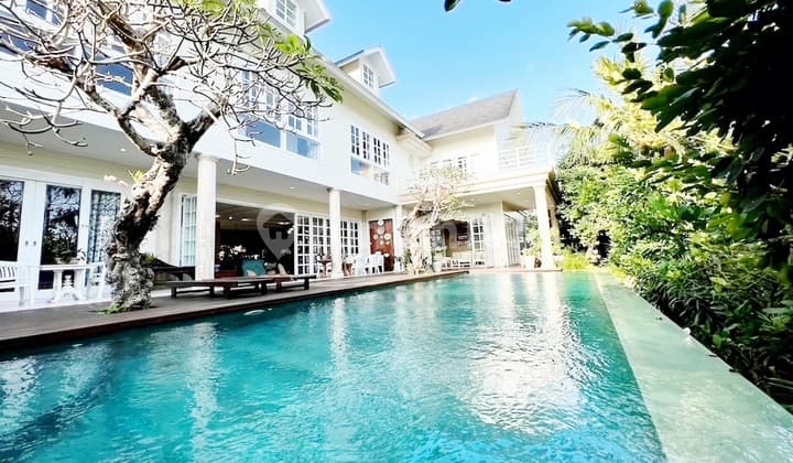 Beautiful Charming Villa Europe Classic Style Located In The Exclusive Area Of Umalas, Walking Distance To Many Restaurants, Cafe And Shop .5 Minutes To Canggu And Seminyak Area At Bumbak Umalas