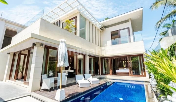 Turun Harga ....Langkaaaa ...Villa Cantik di Pusat Batu Bolong , Canggu ..Hanya 300 Meter ke Pantai Batu Bolong , Old Mans dan The Lawn Beach Club
