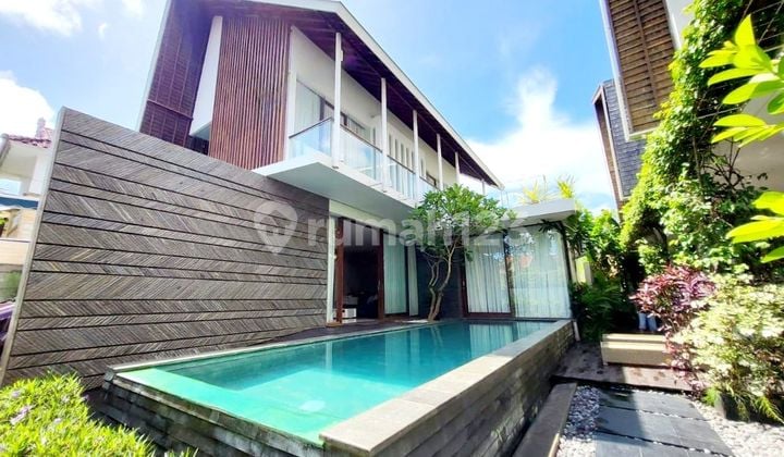 Modern minimalist villa at Puri Gading, Ungasan Jimbaran..Near GWK, Sidewalk Mall, Jimbaran Beach and near several beaches such as Melasti Beach, Pandawa, Dreamland etc.