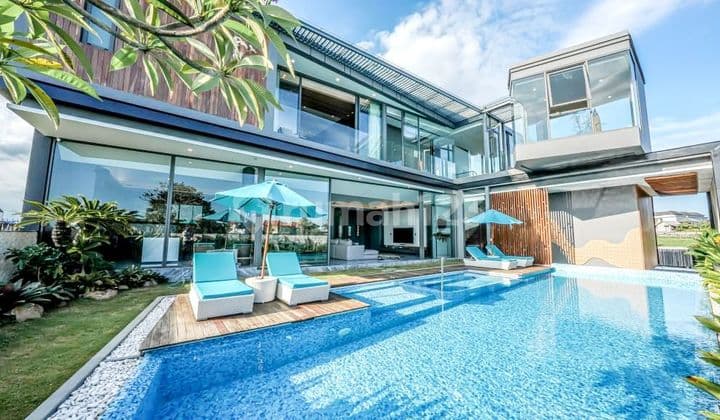 Turun Harga...Luxurious Villa Mix Modern And Industrial Style , Design By Angkasa Architect At Umalas..250 Meters To French School And A Few Minutes To Many Restaurants/ Cafes And Closed To Canggu Shortcut