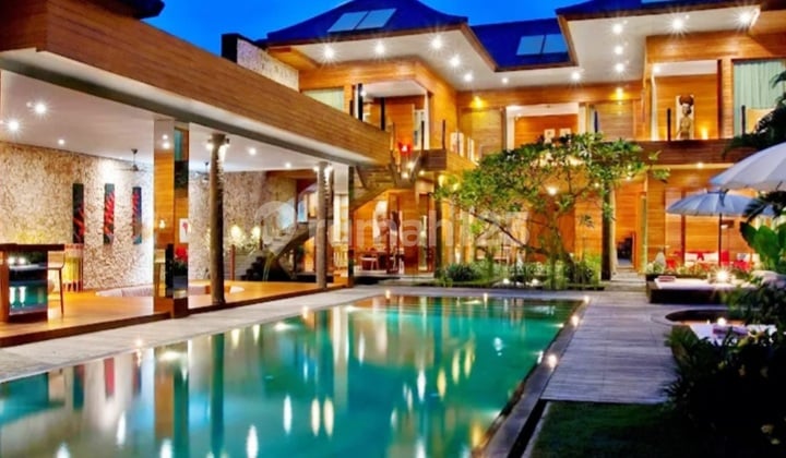 Luxury Villa in Petitenget, Seminyak ...500 Meters to La Luciola, 600 Meters to Petitenget Beach, and 650 Meters to Kim Soo