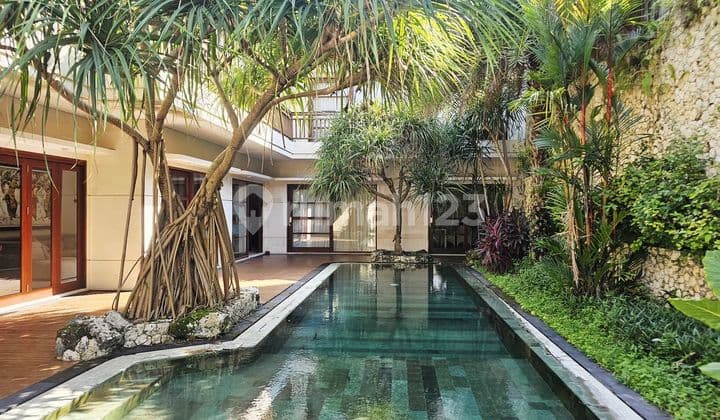 Turun Harga..Murah....Villa Cantik Modern Tropical Style At Bumbak , Umalas ...Dekat Nook dan Sekolah Internasional